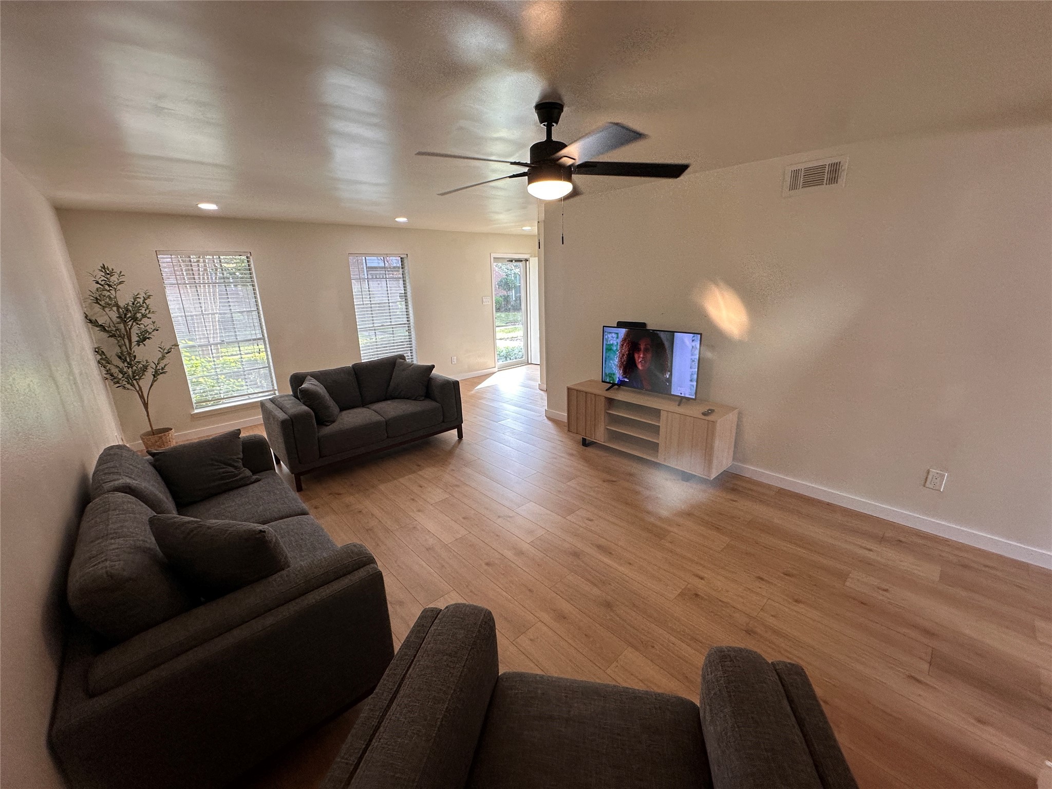 14226 Misty Meadow Lane Houston, TX 77079 - Photo 7 of 34