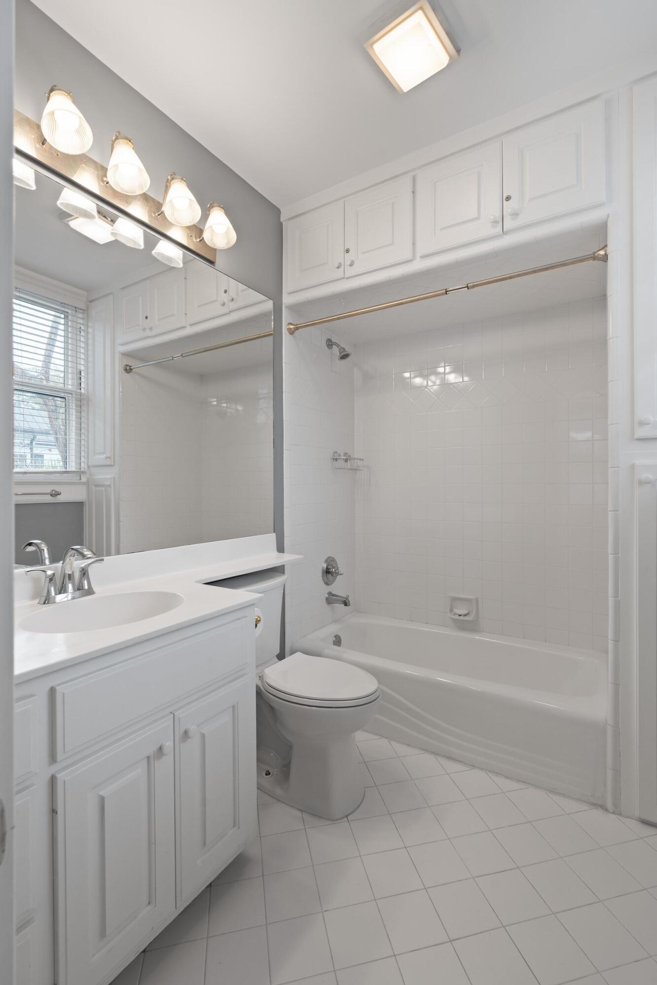 41 Legare Street, Unit B Charleston, SC 29401 - Photo 23 of 36 41 Legare B