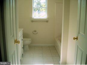 184 Riptide Avenue Manahawkin, NJ 08050 - Photo 11 of 12 Gallery Image 11
