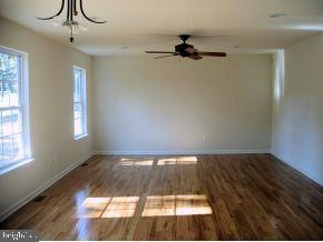 184 Riptide Avenue Manahawkin, NJ 08050 - Photo 3 of 12 Gallery Image 3