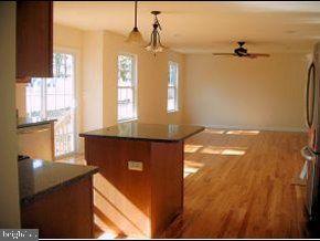 184 Riptide Avenue Manahawkin, NJ 08050 - Photo 4 of 12 Gallery Image 4