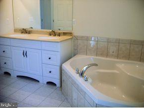 184 Riptide Avenue Manahawkin, NJ 08050 - Photo 10 of 12 Gallery Image 10