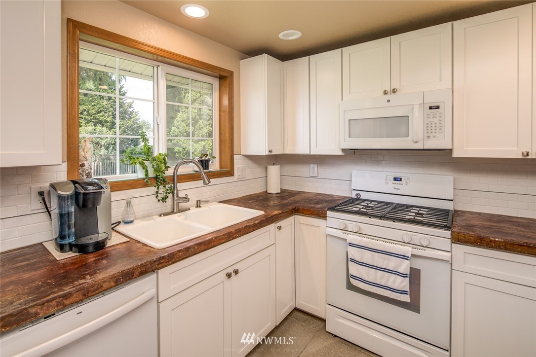 1073 Ridgeway Drive Lynden, WA 98264 - Photo 12 of 28 Gallery Image 12