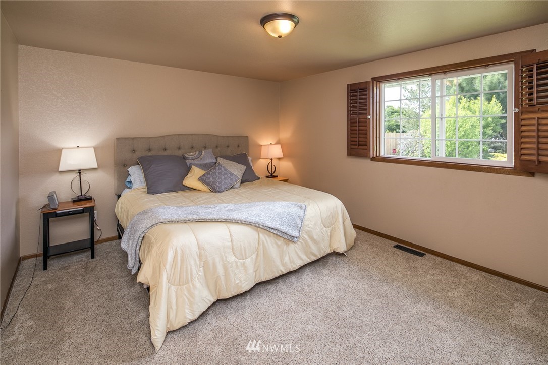 1073 Ridgeway Drive Lynden, WA 98264 - Photo 14 of 28 Gallery Image 14