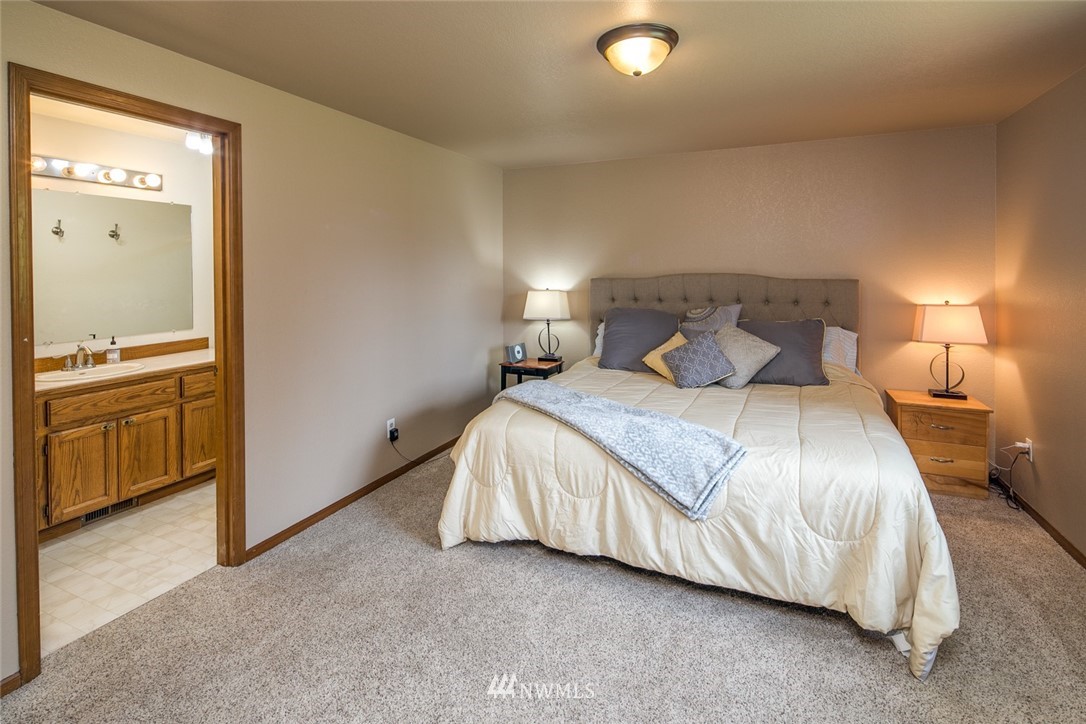 1073 Ridgeway Drive Lynden, WA 98264 - Photo 15 of 28 Gallery Image 15