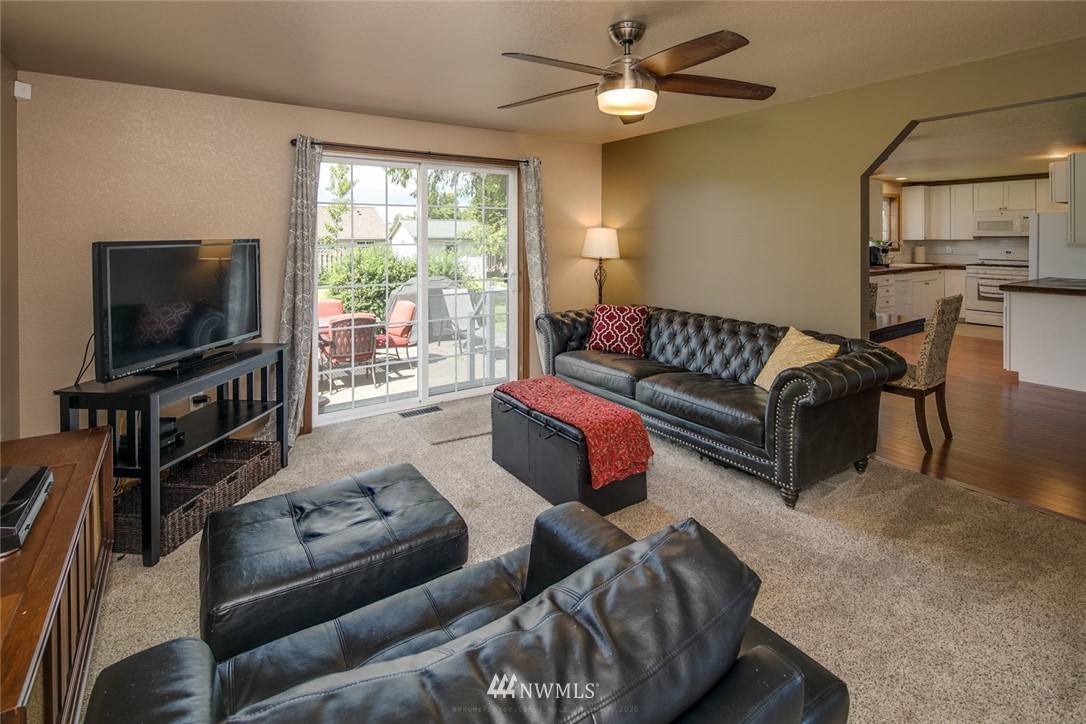 1073 Ridgeway Drive Lynden, WA 98264 - Photo 6 of 28 Gallery Image 6