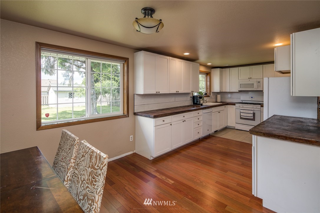 1073 Ridgeway Drive Lynden, WA 98264 - Photo 10 of 28 Gallery Image 10