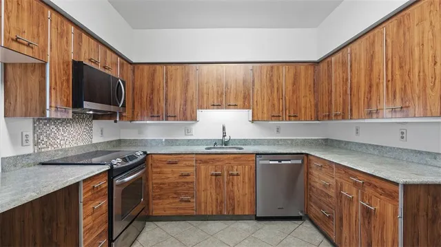 $449,900 | 307 South Dithridge Street, Unit 810, Pittsburgh, PA 15213