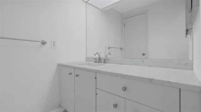 $449,900 | 307 South Dithridge Street, Unit 810, Pittsburgh, PA 15213