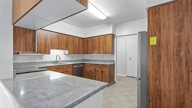 $449,900 | 307 South Dithridge Street, Unit 810, Pittsburgh, PA 15213