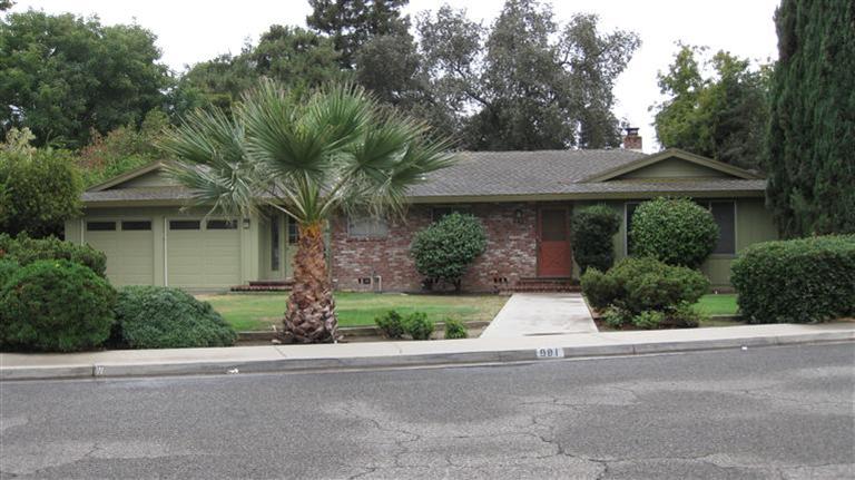 981 West Flora Avenue Reedley, CA 93654 - Photo 1 of 11 Gallery Image 1
