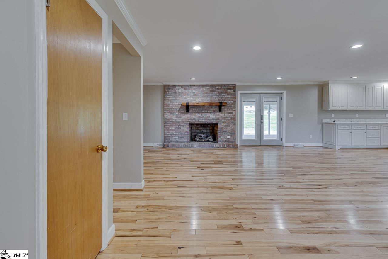 329 Wash Lesley Road Pickens, SC 29671 - Photo 7 of 46 Gallery Image 7