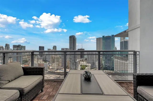 $5,000 | 350 South Miami Avenue, Unit 4103, Miami, FL 33130