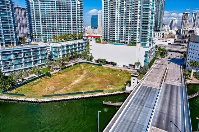 $5,000 | 350 South Miami Avenue, Unit 4103, Miami, FL 33130