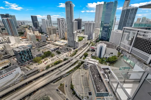 $5,000 | 350 South Miami Avenue, Unit 4103, Miami, FL 33130