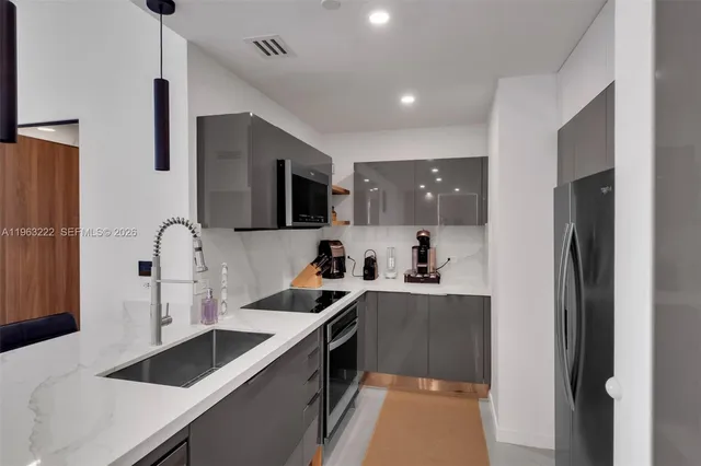 $5,000 | 350 South Miami Avenue, Unit 4103, Miami, FL 33130