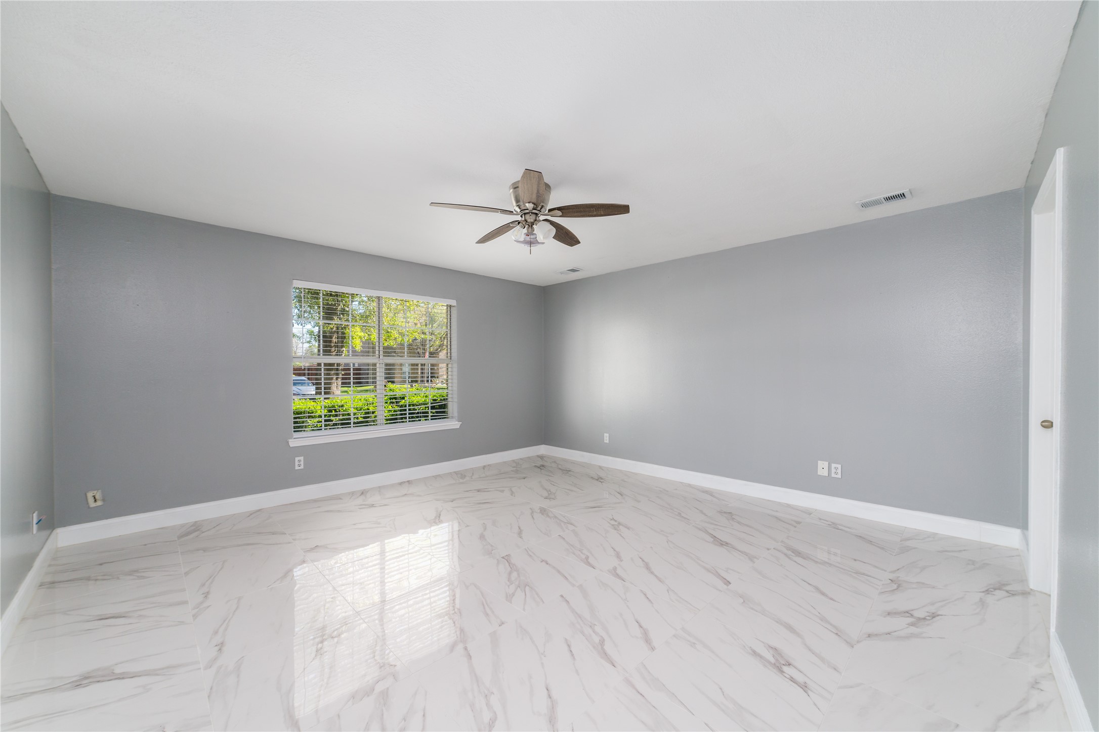 6827 Crystal Point Drive Katy, TX 77449 - Photo 19 of 39 Bedroom 2