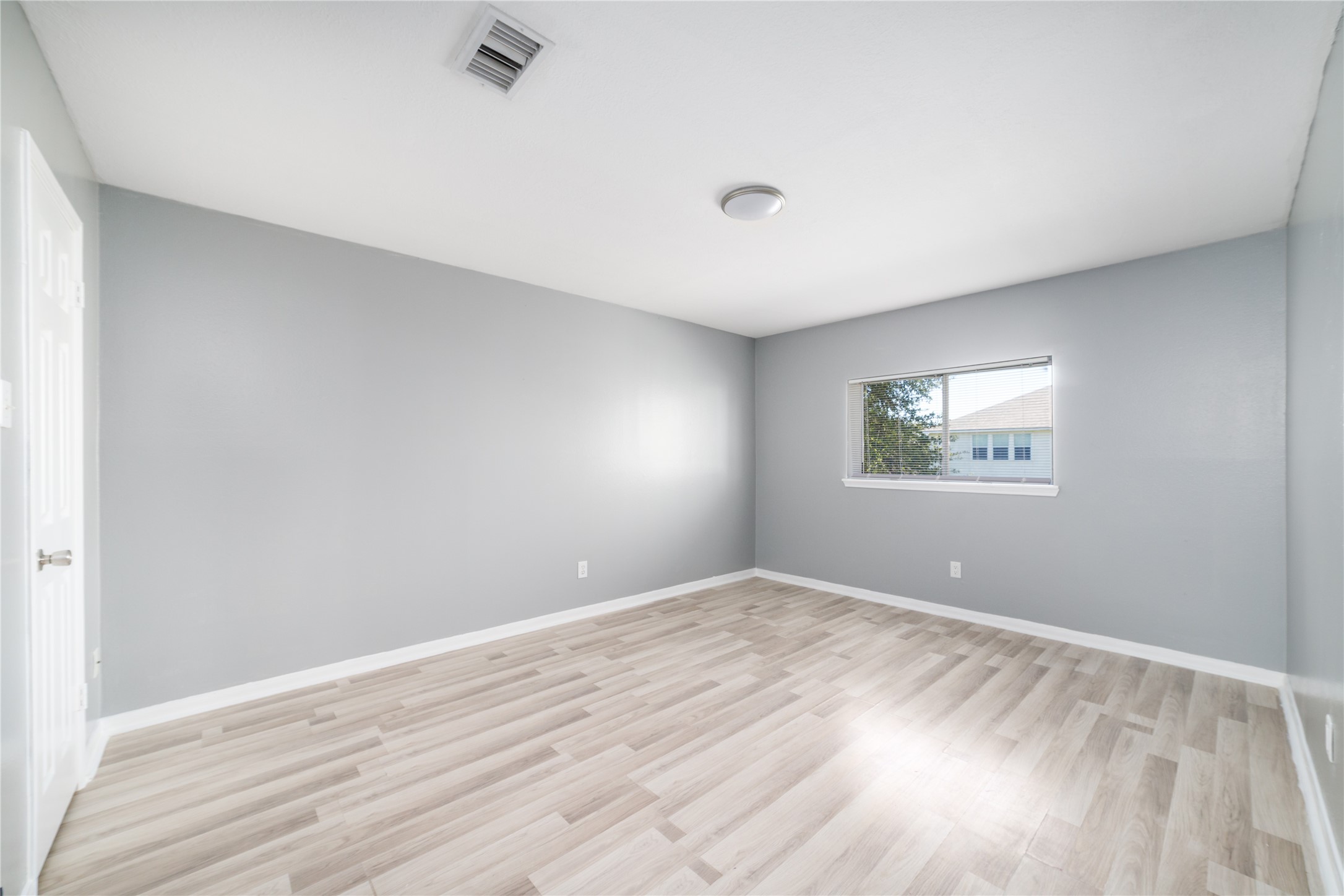 6827 Crystal Point Drive Katy, TX 77449 - Photo 22 of 39 Bedroom 3