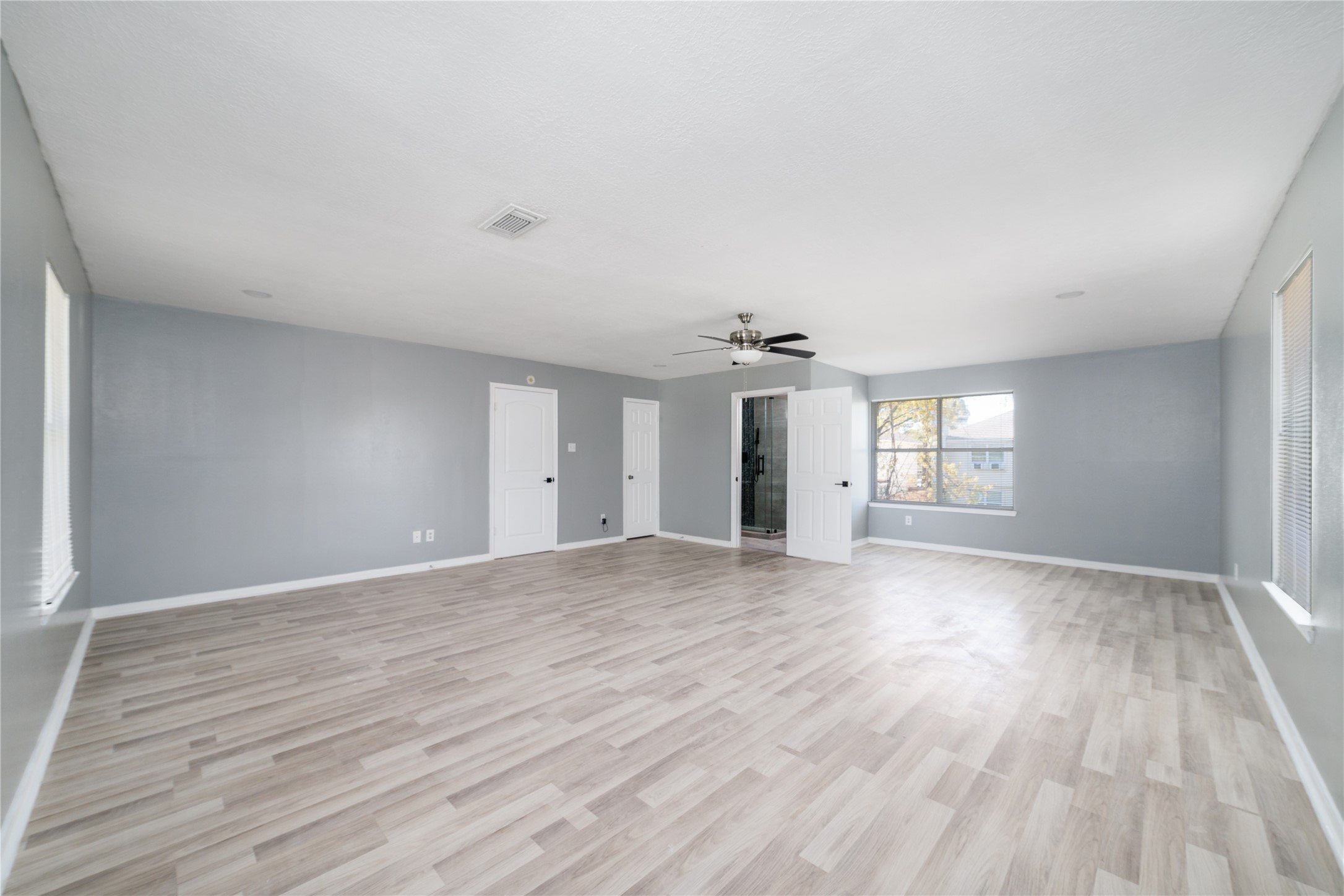 6827 Crystal Point Drive Katy, TX 77449 - Photo 25 of 39 Large Bedroom with ensuite bath