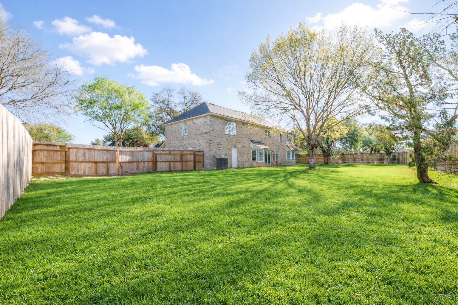 6827 Crystal Point Drive Katy, TX 77449 - Photo 31 of 39 Rear House view