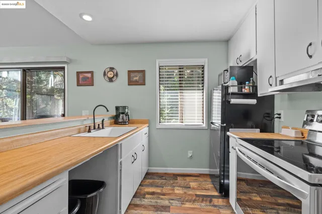 $525,000 | 26389 Siskiyou Drive, Long Barn, CA 95335