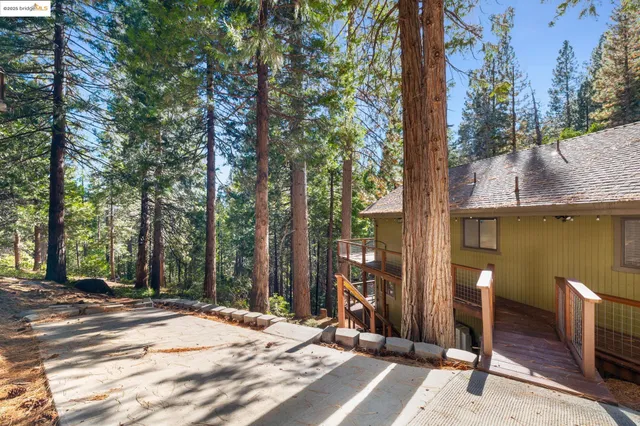 $525,000 | 26389 Siskiyou Drive, Long Barn, CA 95335