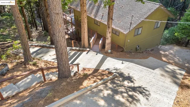 $525,000 | 26389 Siskiyou Drive, Long Barn, CA 95335