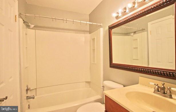 6009 Rabbit Hill Court Centreville, VA 20121 - Photo 10 of 16 Gallery Image 10