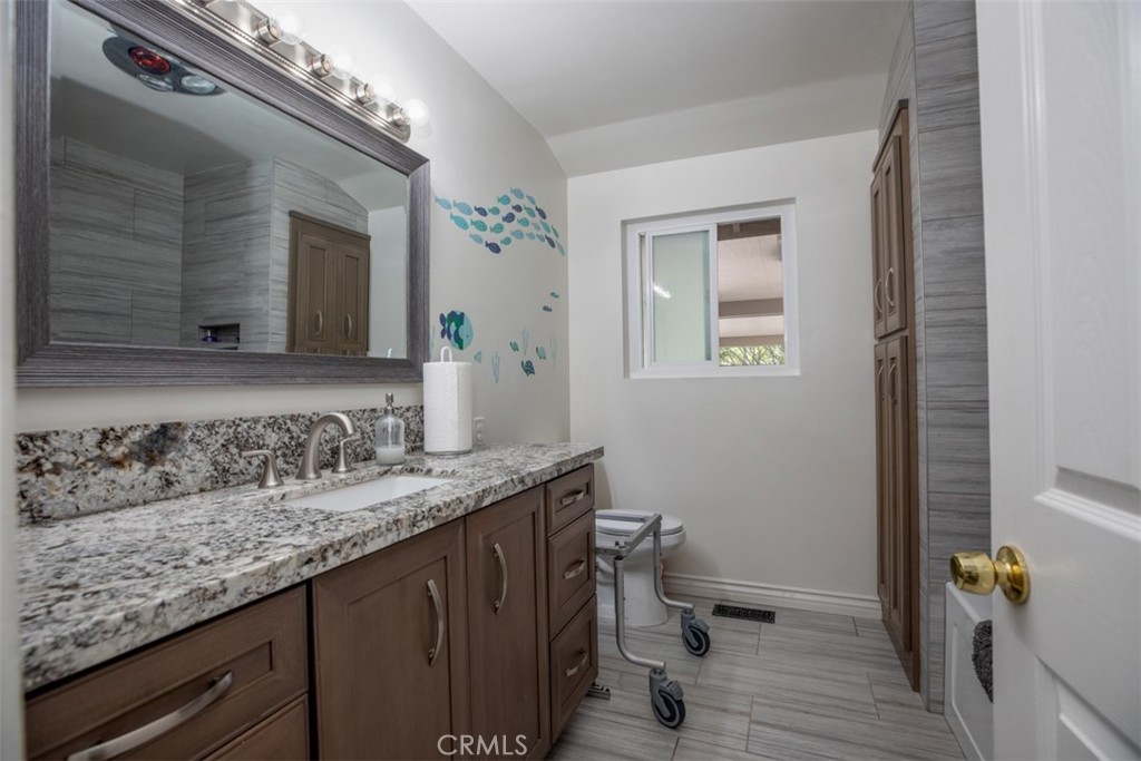 1566 Heather Lane Riverside, CA 92504 - Photo 29 of 61 Remodeled Bathroom