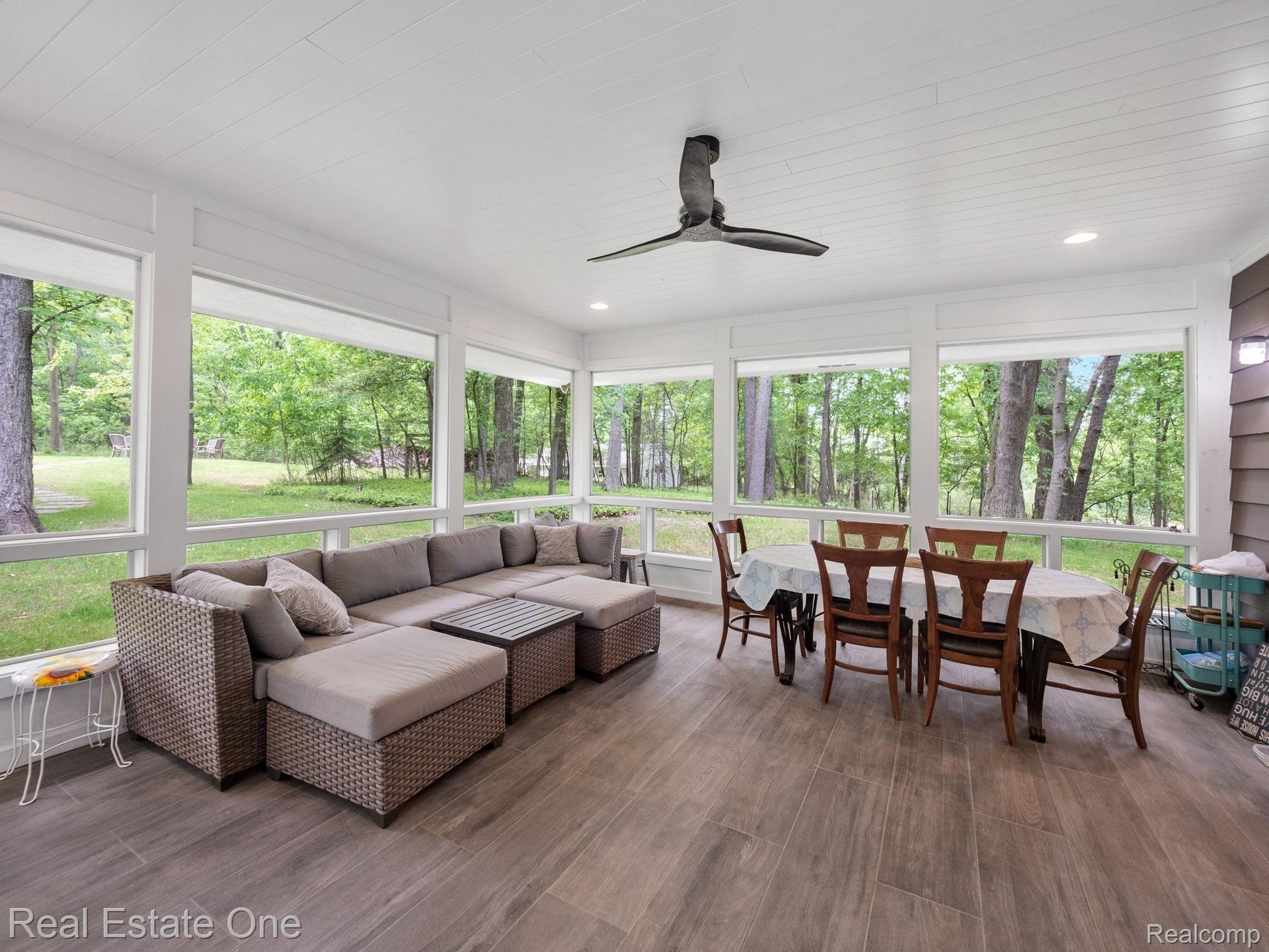 1090 Avon Circle West Rochester, MI 48309 - Photo 43 of 71 29.jpg