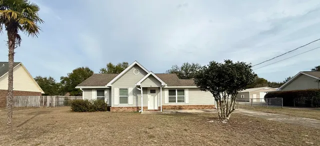 $174,900 | 218 Walker Circle West, Crestview, FL 32539