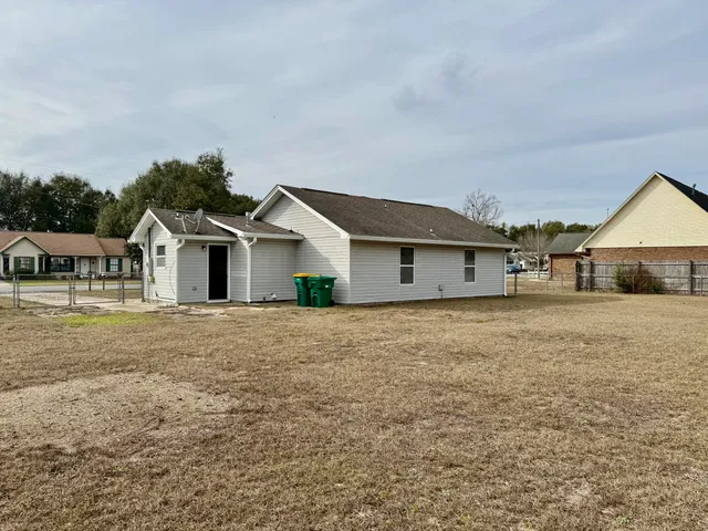 $174,900 | 218 Walker Circle West, Crestview, FL 32539