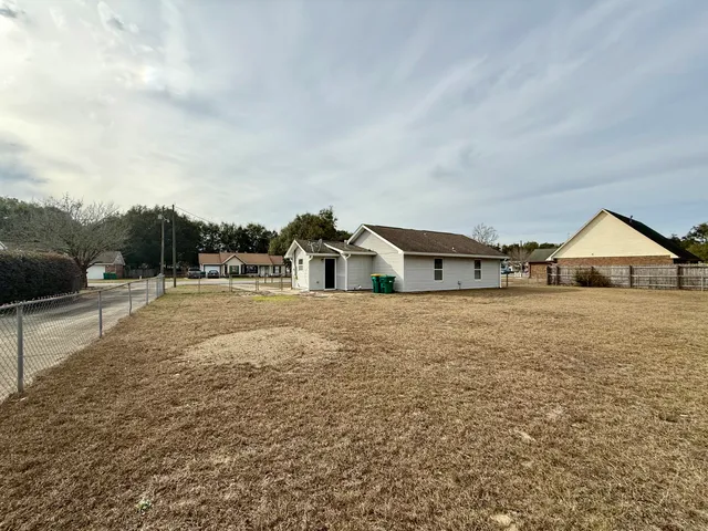 $174,900 | 218 Walker Circle West, Crestview, FL 32539