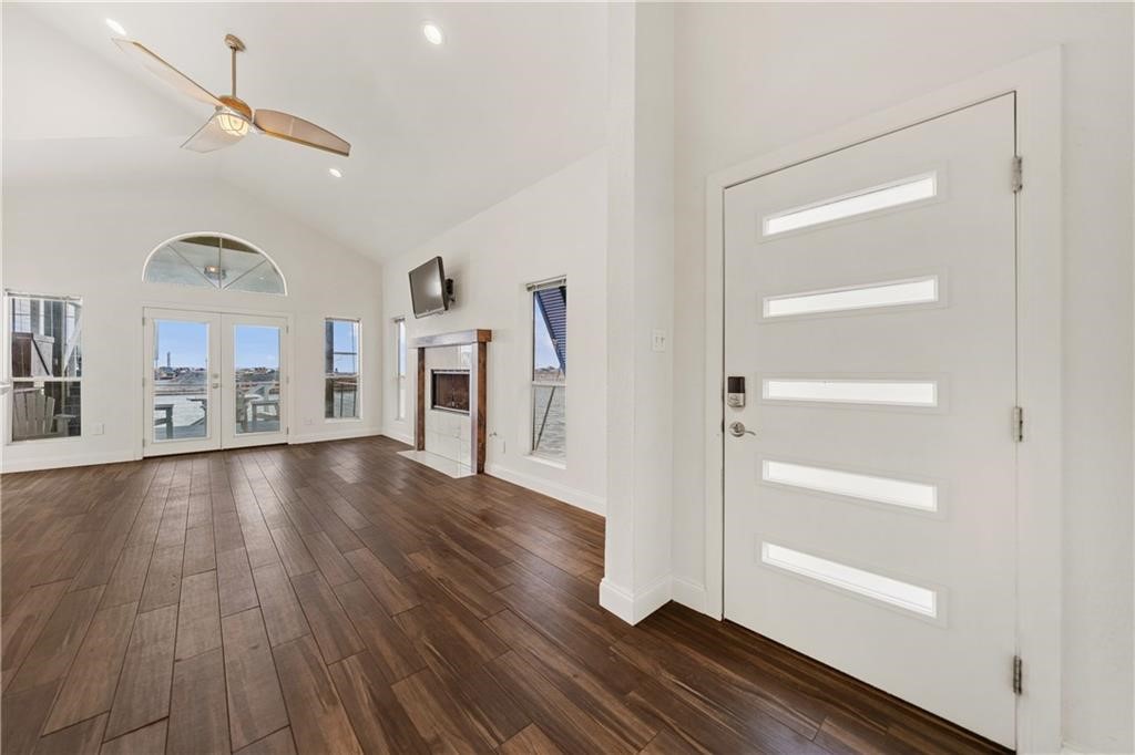 741 Snug Corpus Christi, TX 78402 - Photo 5 of 40 a view of a livingroom with wooden floor