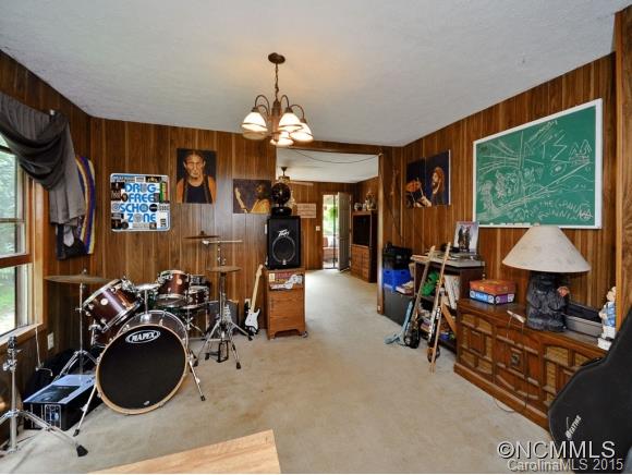 245 Riddle Road Swannanoa, NC 28778 - Photo 6 of 15 Gallery Image 6