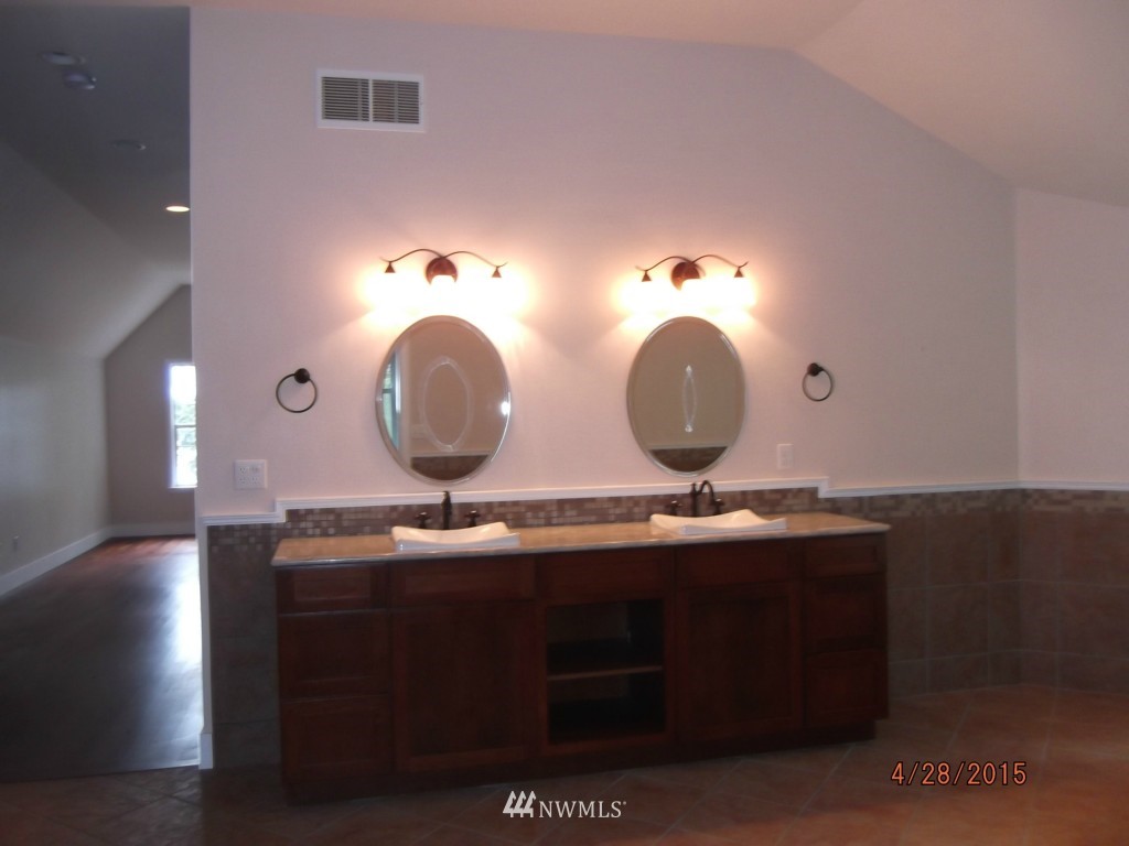 2215 Schirm Loop Road Northwest Olympia, WA 98502 - Photo 9 of 19 Gallery Image 9