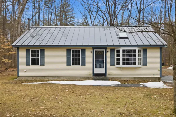 $379,000 | 49 Forest Lane, Boscawen, NH 03303