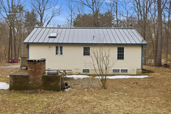 $379,000 | 49 Forest Lane, Boscawen, NH 03303