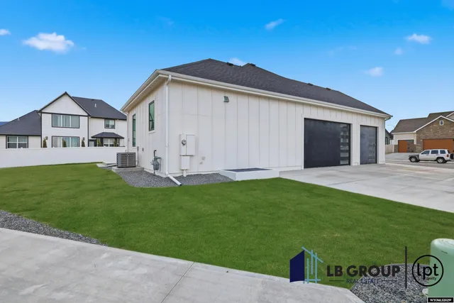 $819,900 | 2765 Heathrow Avenue, Casper, WY 82609