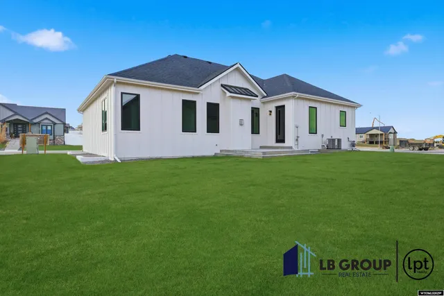 $819,900 | 2765 Heathrow Avenue, Casper, WY 82609