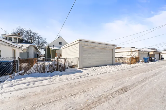 $389,900 | 635 South 18th Avenue, Maywood, IL 60153