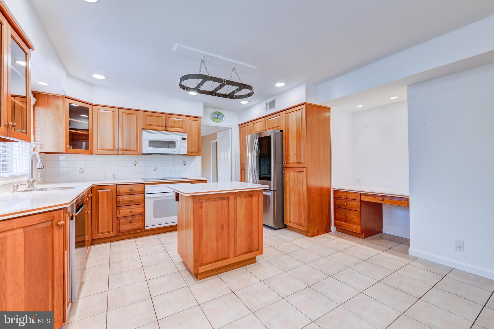 840 Winthrop Drive Yardley, PA 19067 - Photo 10 of 35