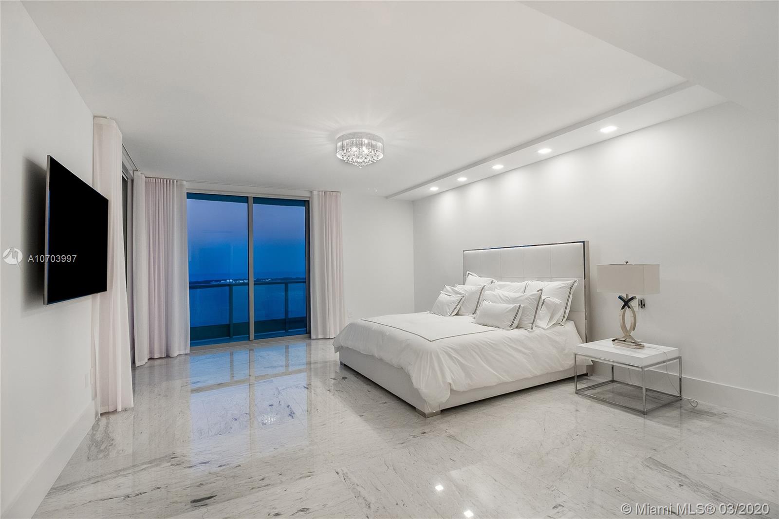 1331 Brickell Bay Drive, Unit 4401 Miami, FL 33131 - Photo 25 of 52