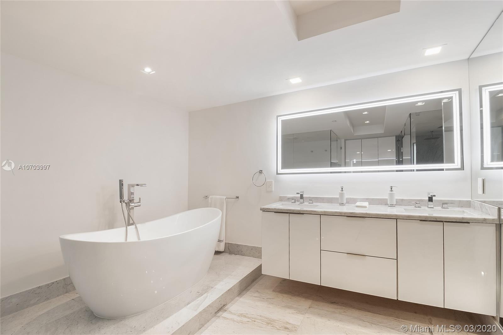 1331 Brickell Bay Drive, Unit 4401 Miami, FL 33131 - Photo 27 of 52