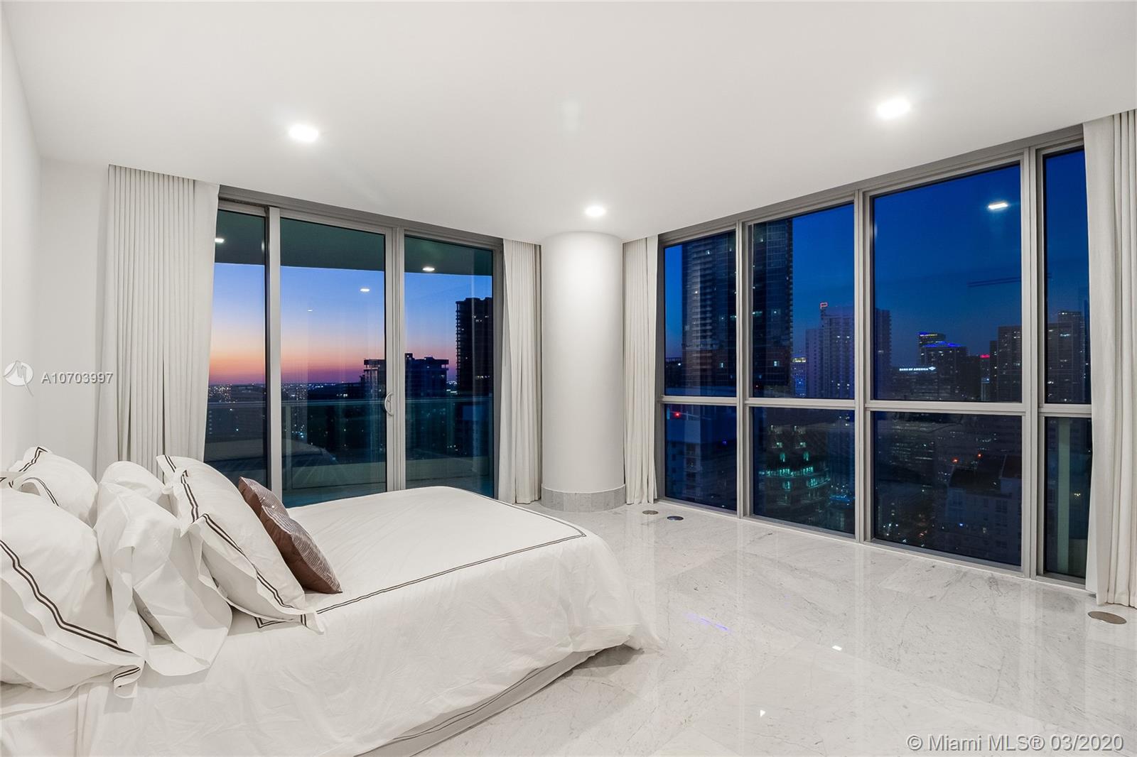 1331 Brickell Bay Drive, Unit 4401 Miami, FL 33131 - Photo 38 of 52