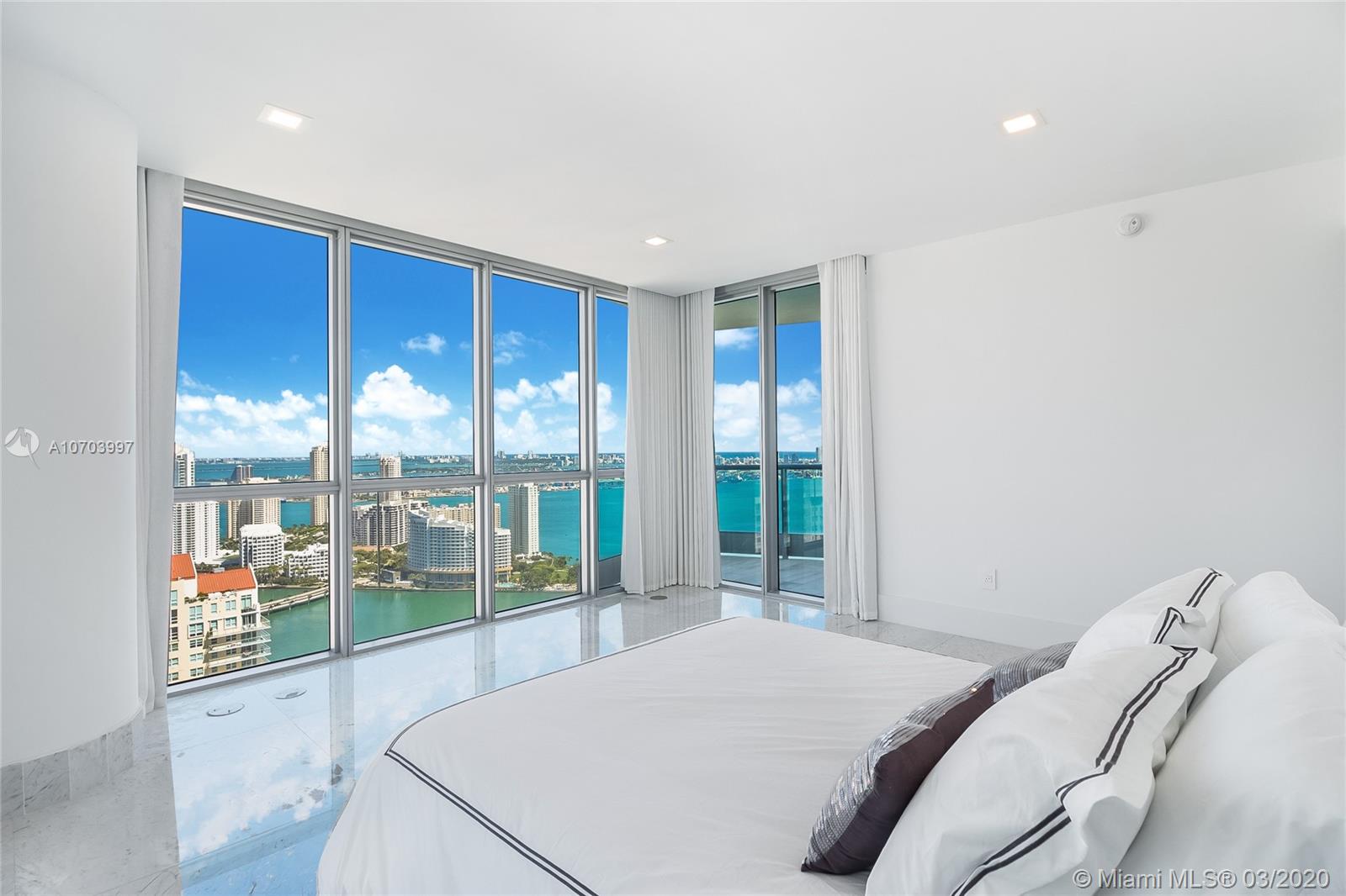 1331 Brickell Bay Drive, Unit 4401 Miami, FL 33131 - Photo 39 of 52