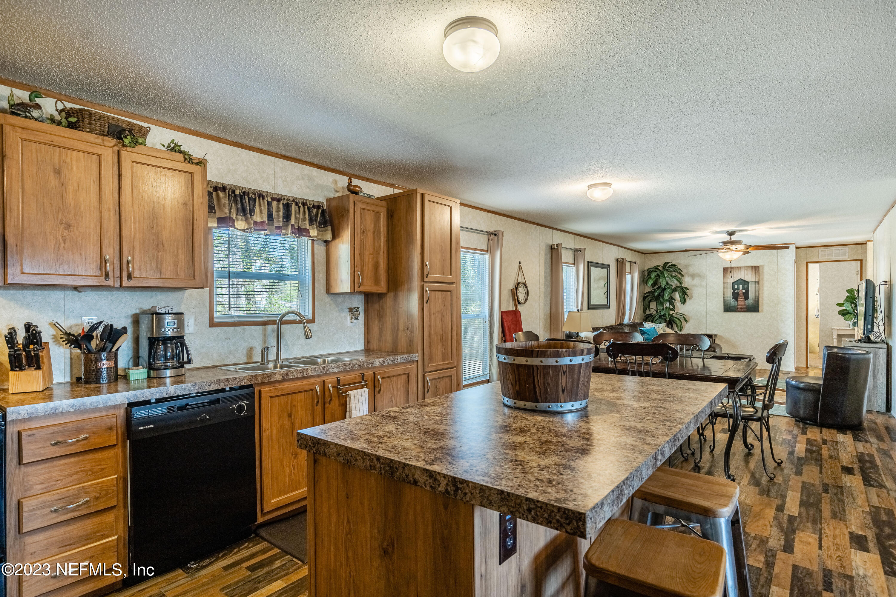 146 Sand Lake Road Interlachen, FL 32148 - Photo 23 of 78 Kitchen