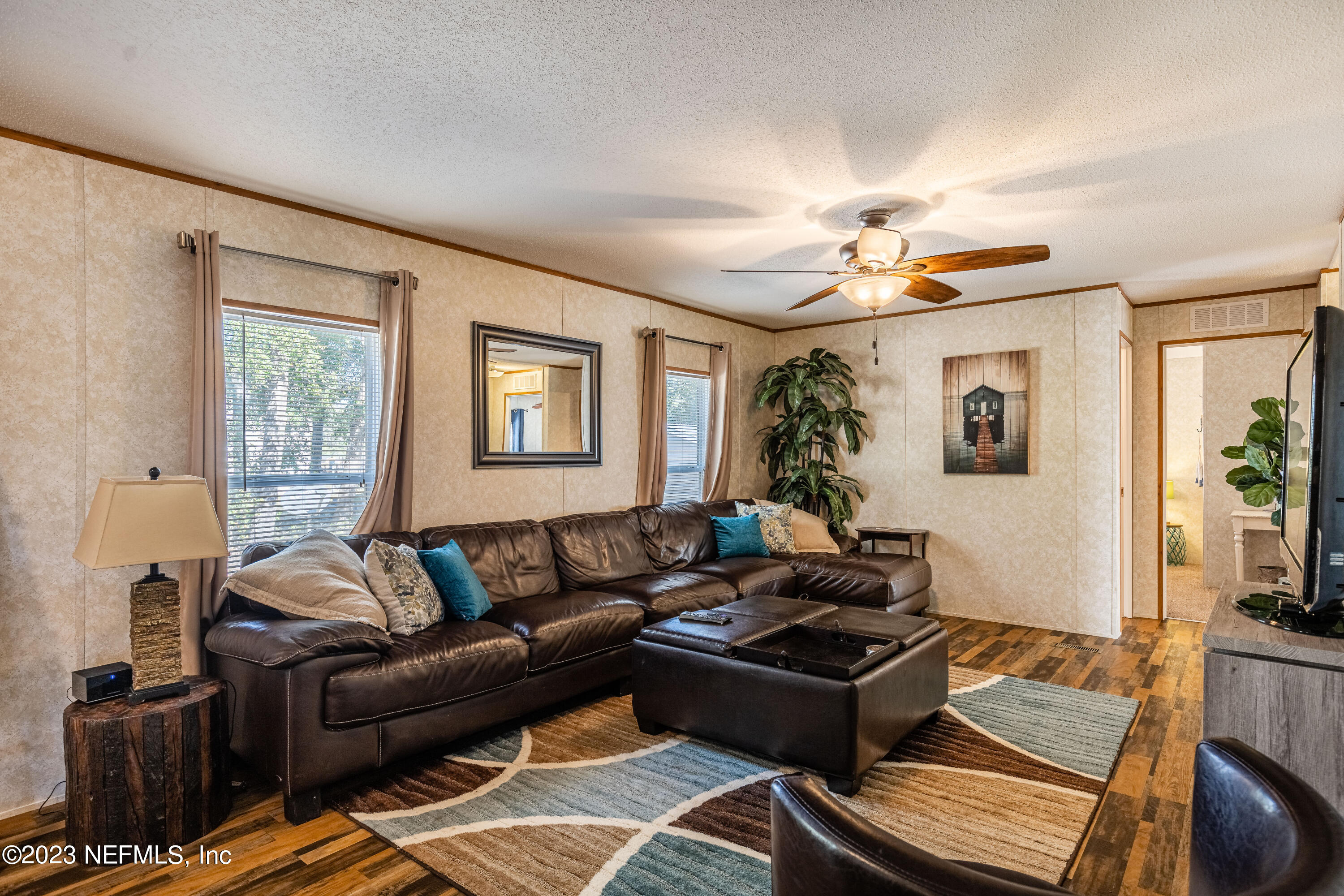 146 Sand Lake Road Interlachen, FL 32148 - Photo 28 of 78 Living Room
