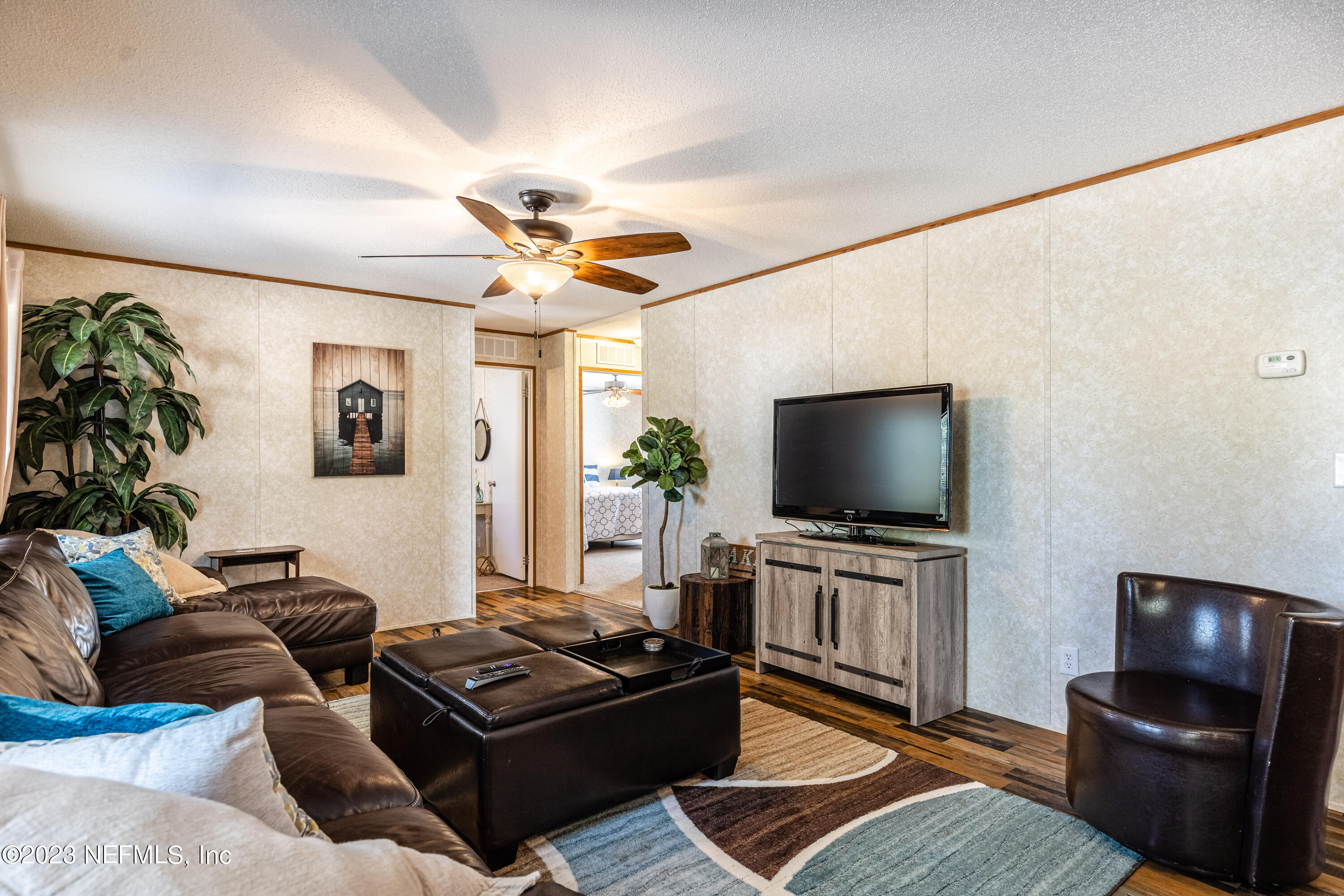 146 Sand Lake Road Interlachen, FL 32148 - Photo 29 of 78 Living Room