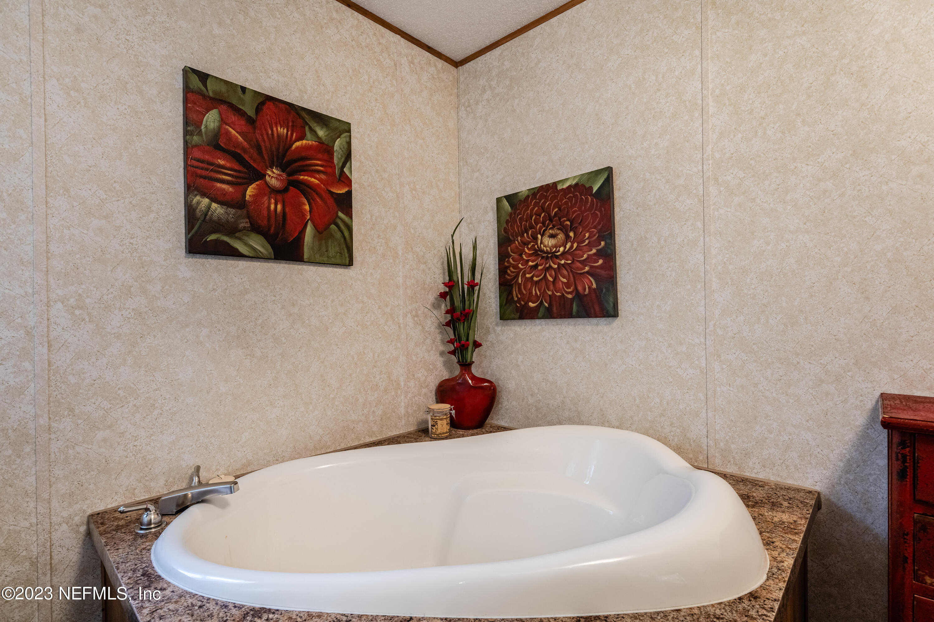 146 Sand Lake Road Interlachen, FL 32148 - Photo 40 of 78 Separate Garden Tub